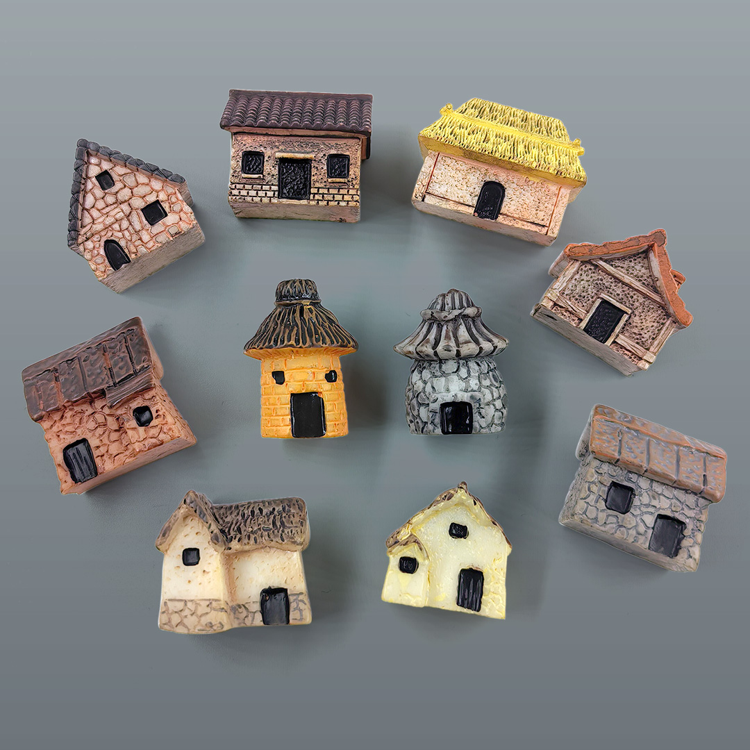 Mini-Hausfigur aus Kunstharz,  – Home Decor Za Bewertung und Preis